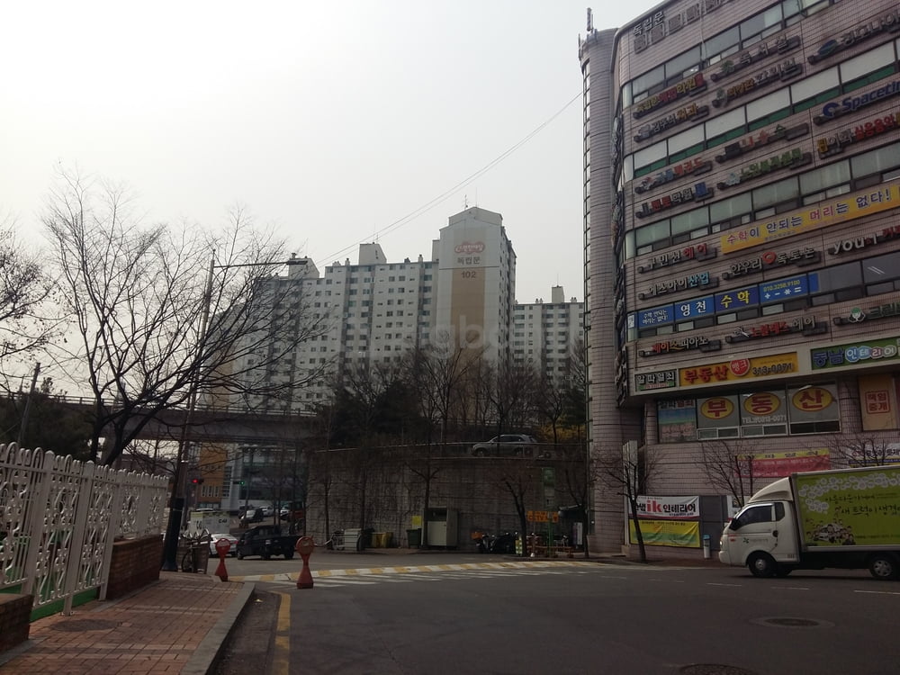 독립문 극동 외관 2